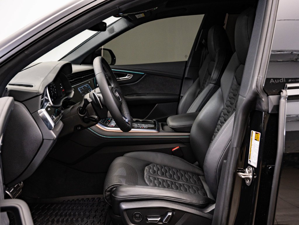 Used 2025 Mythos Black Metallic Audi 4.0T image 22