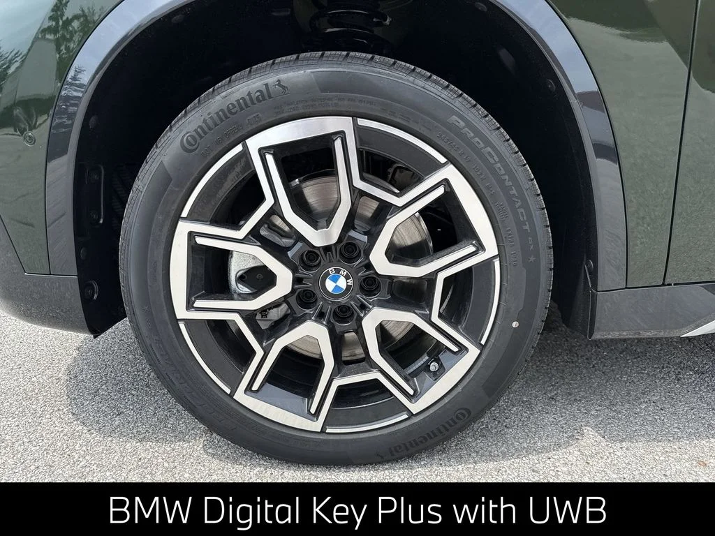 Certified Used 2025 Green BMW xDrive28i image 14