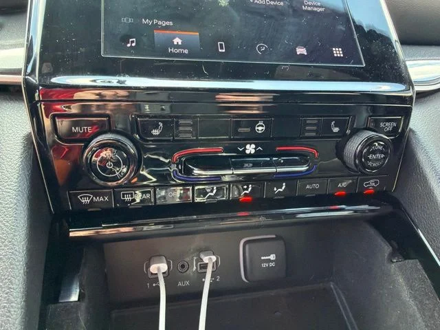 Used 2022 White Jeep Altitude image 16