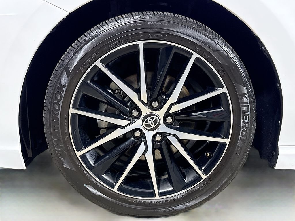 Used 2023 Ice Cap Toyota SE image 9