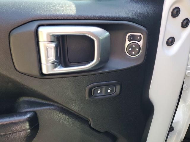 Used 2021 White Jeep Sport image 9