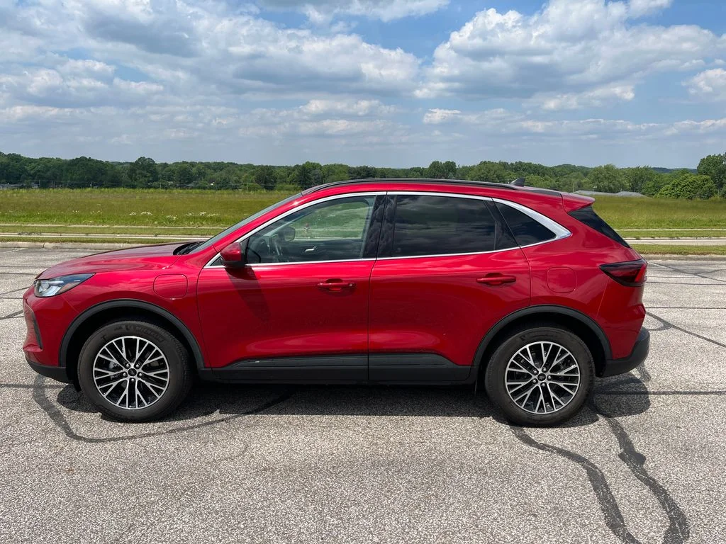 Used 2025 Red Ford Base image 2