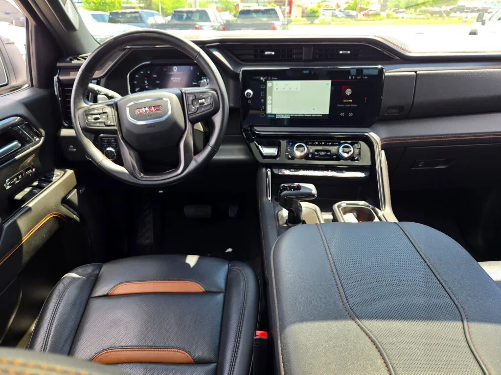 Used 2024 White GMC AT4 image 19