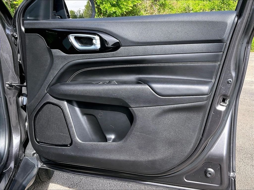 Used 2022 Gray Jeep Altitude image 26