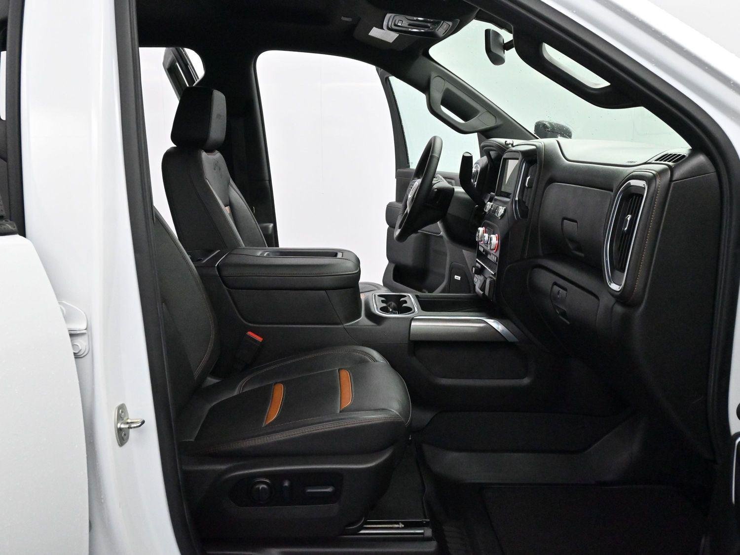 Used 2022 Summit White GMC AT4 image 31
