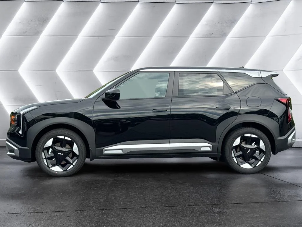 New 2027 Aurora Black Pearl Kia S image 8