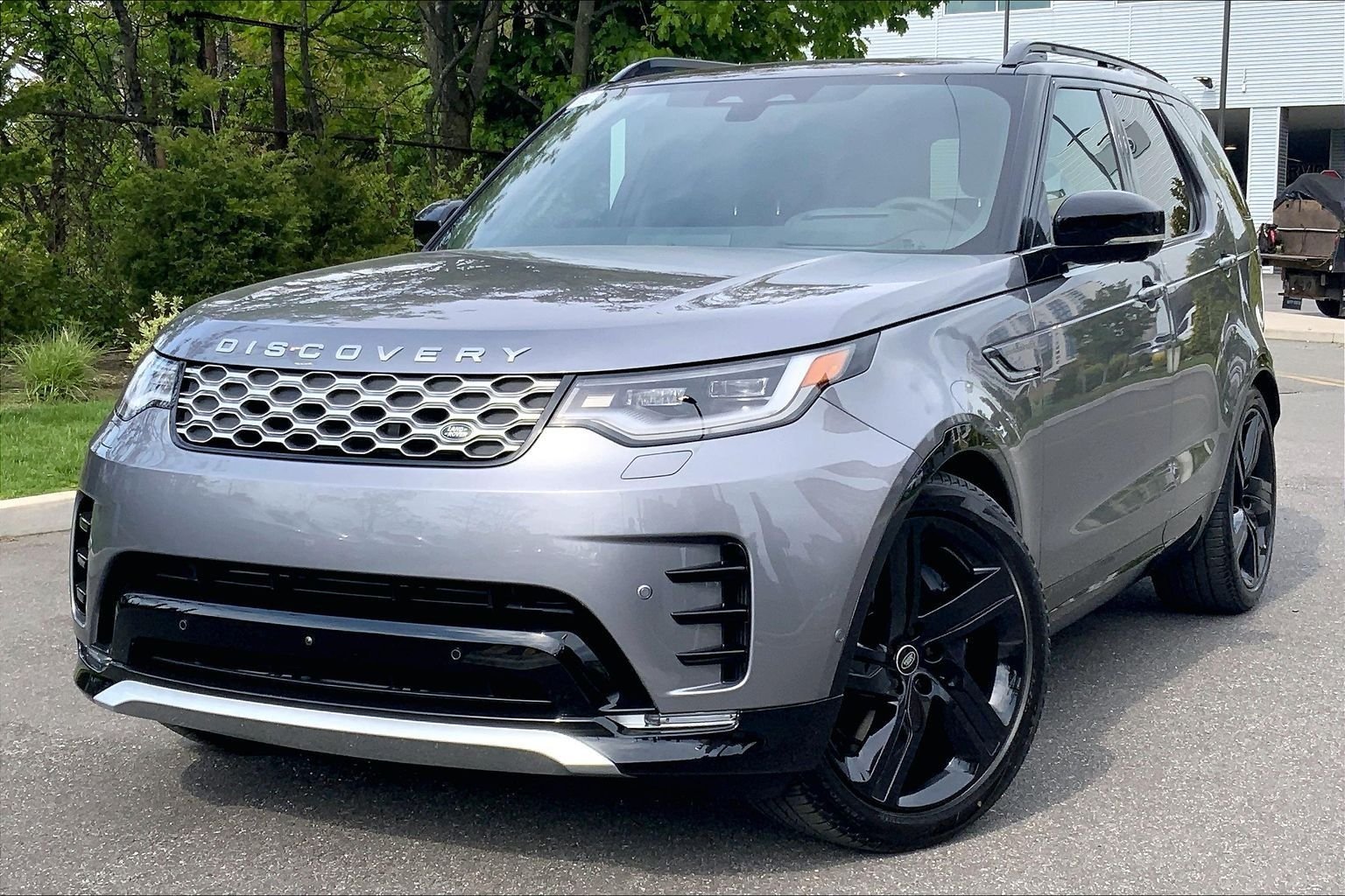 2026 Land Rover Discovery P360 Gemini Edition's photo