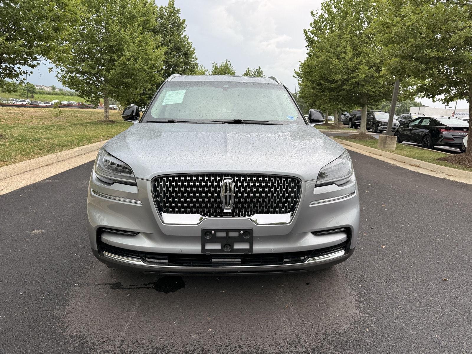Used 2024 Silver Radiance Metallic Clearcoat Lincoln Premiere image 8
