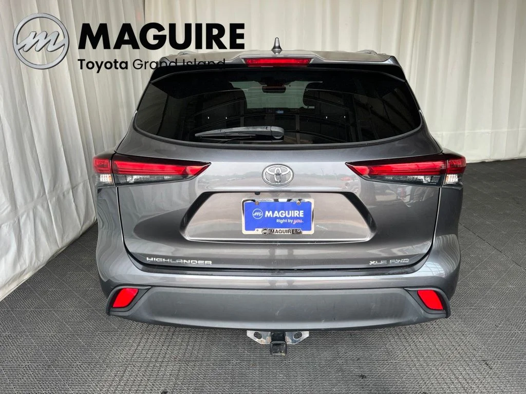 Used 2020 Gray Toyota XLE image 31