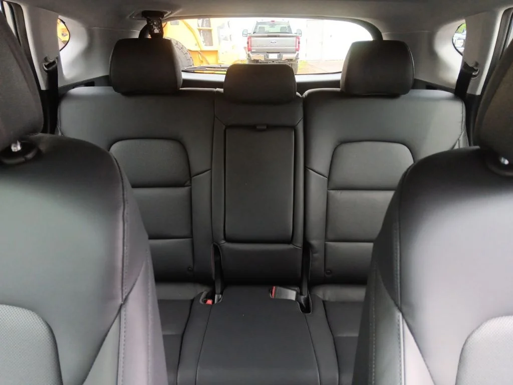Used 2018 Molten Silver Hyundai Limited image 28