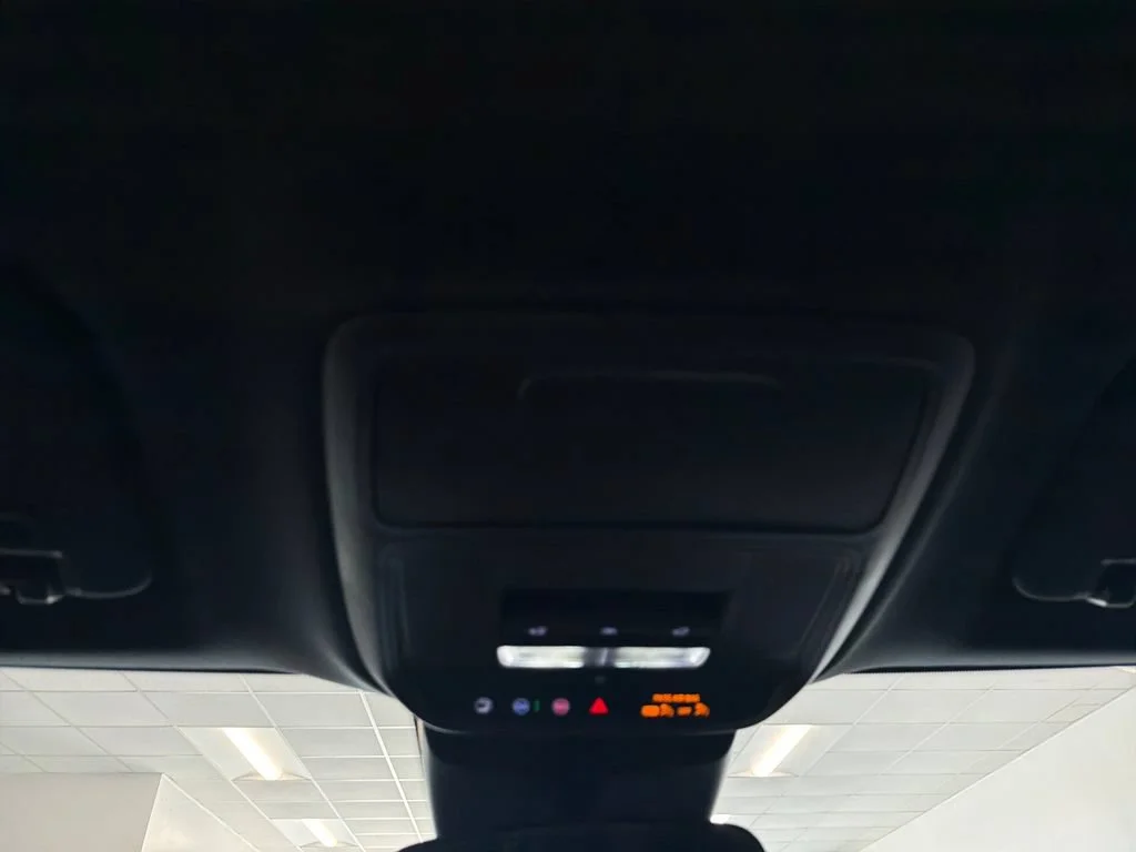 New 2027 Summit White Chevrolet LT image 17