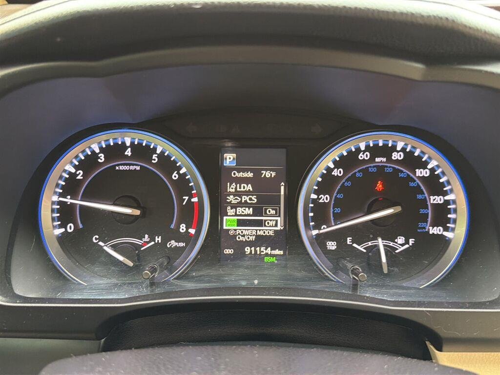 Used 2017 Blizzard Pearl Toyota XLE image 14