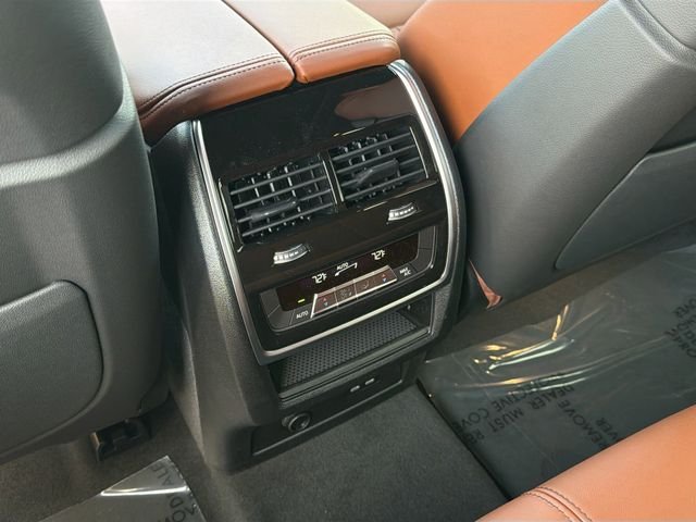 2026 BMW X5 M60i - Photo 20