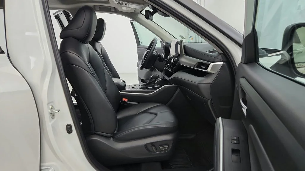 Certified Used 2024 Beige Toyota XLE image 17