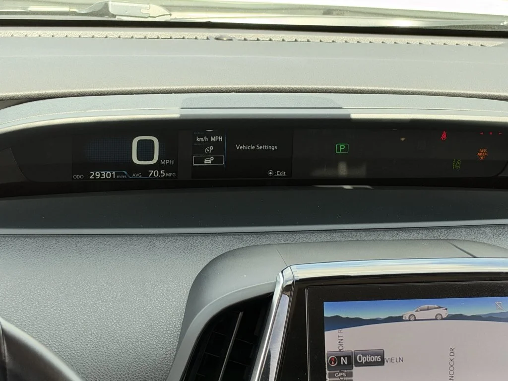 Used 2020 White Toyota XLE image 17