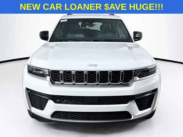 New 2026 Bright White Clear-Coat Exterior Paint Jeep Limited image 2
