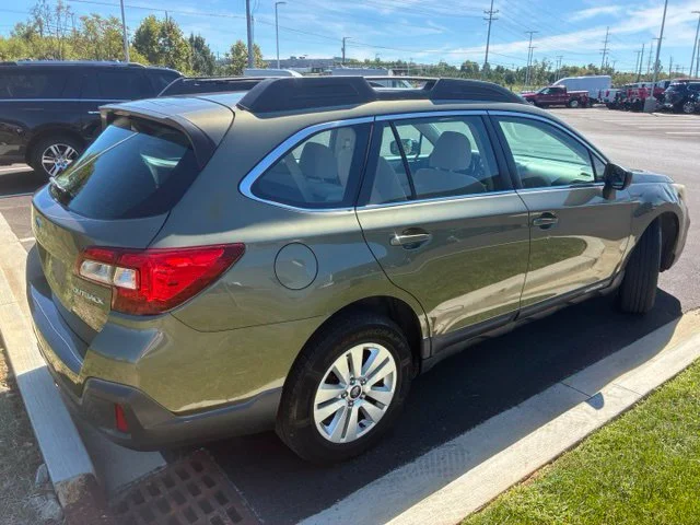 Used 2018 Green Subaru 2.5i image 7