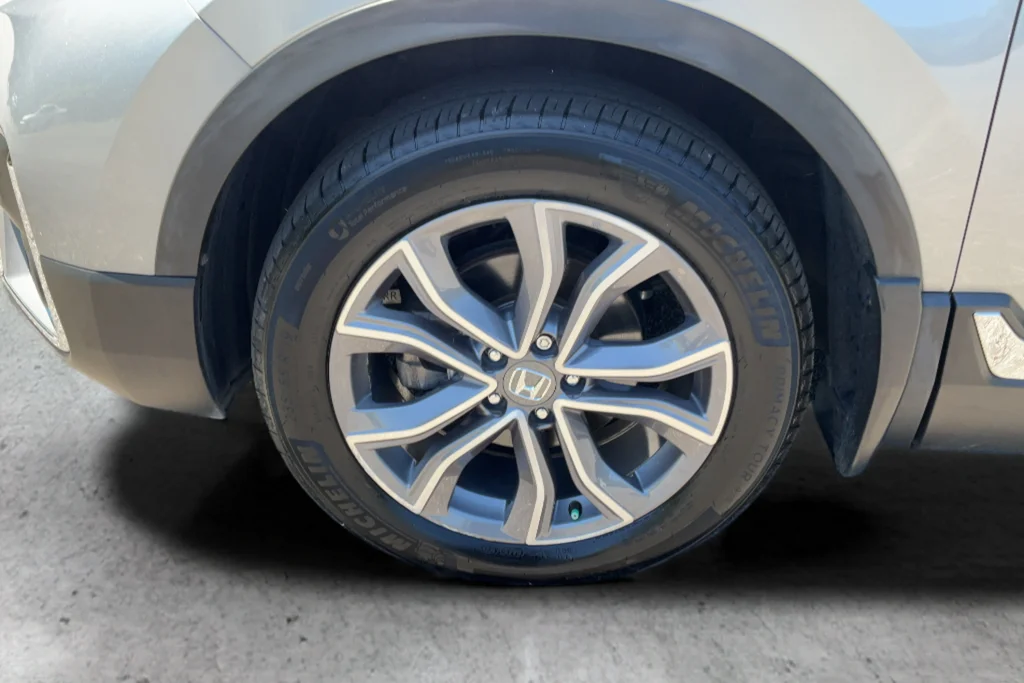 Used 2020 Silver Honda Touring image 23