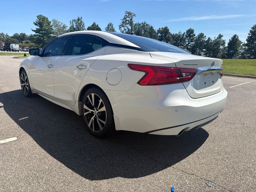 Used 2017 White Nissan Platinum image 5