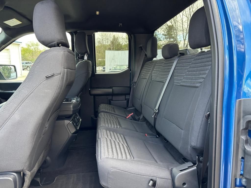 Used 2023 Atlas Blue Metallic Ford XL image 11