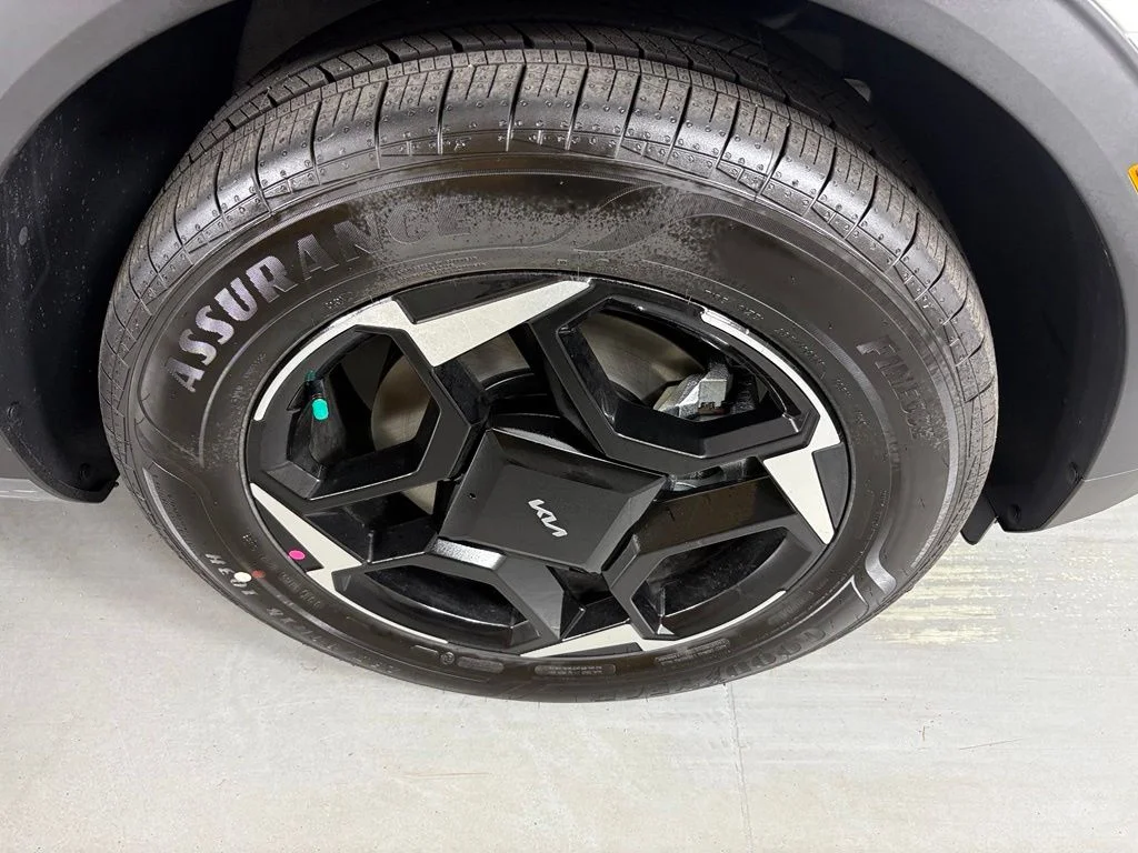 New 2027 White Kia EX image 11