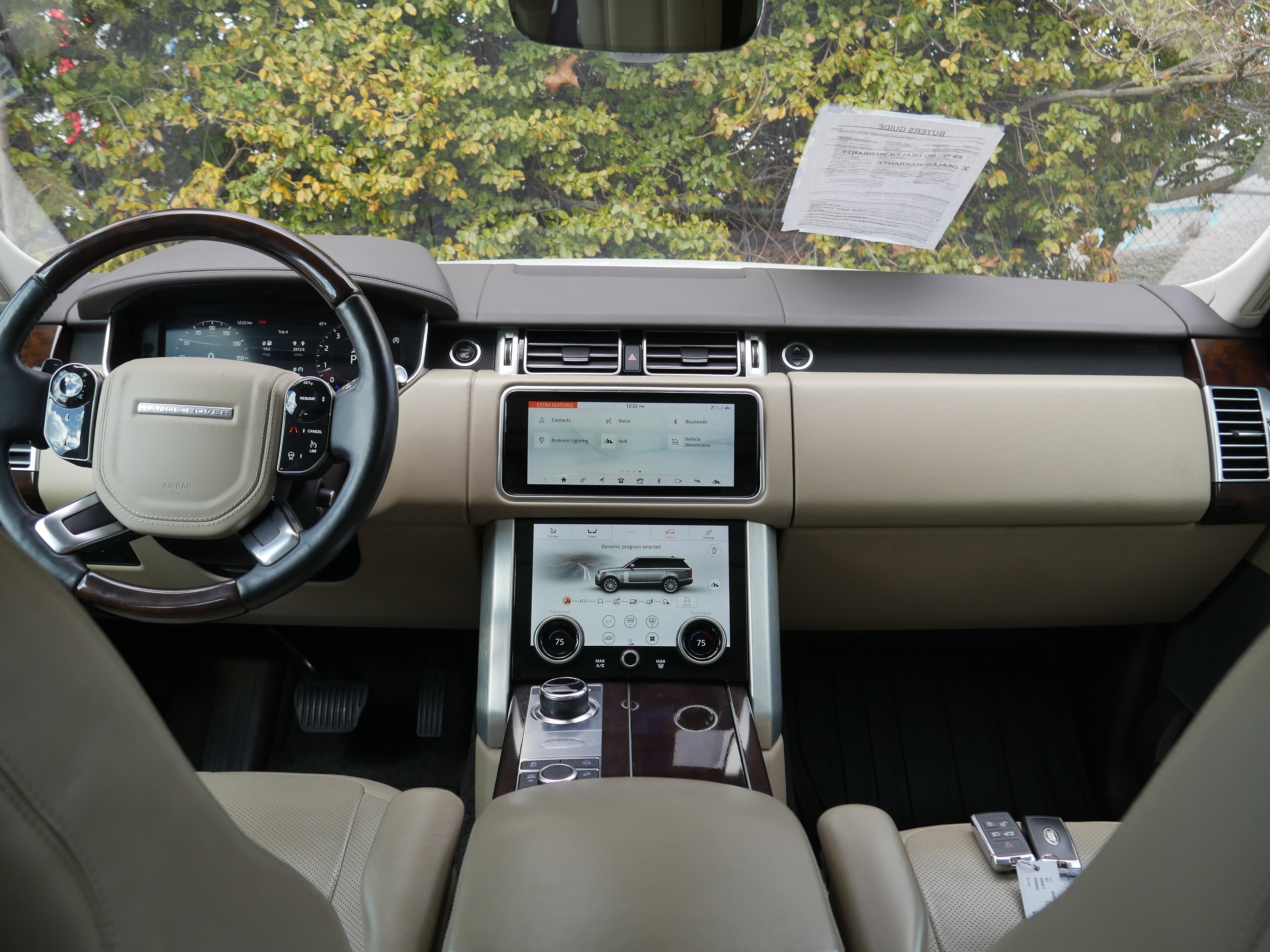 Used 2019 Fuji White Land Rover  image 10