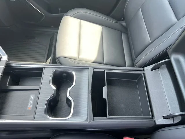 New 2026 Summit White GMC Elevation image 29