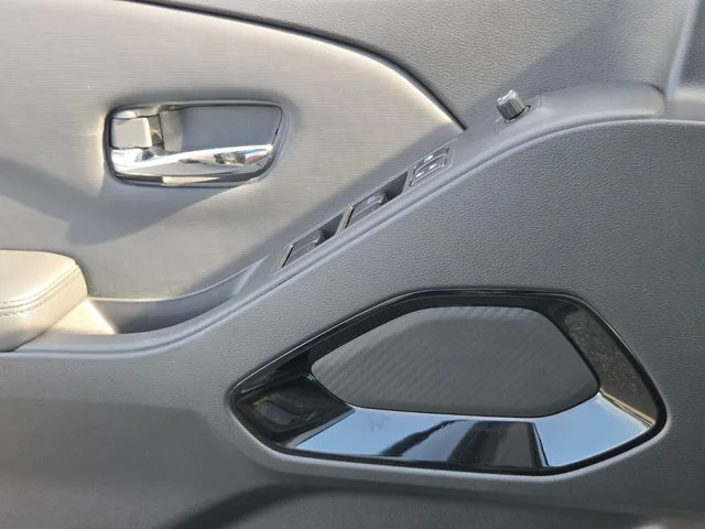 Used 2022  Nissan PRO-4X image 28