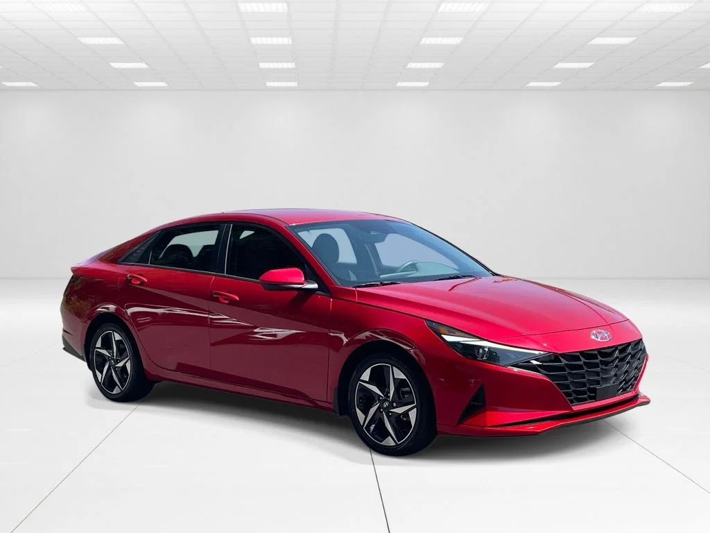 Used 2023 Red Hyundai SEL image 1