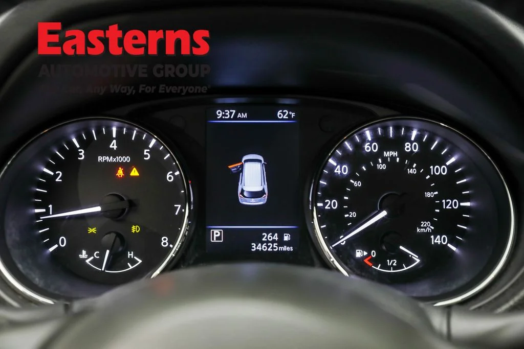 Used 2019 Gray Nissan SL image 18