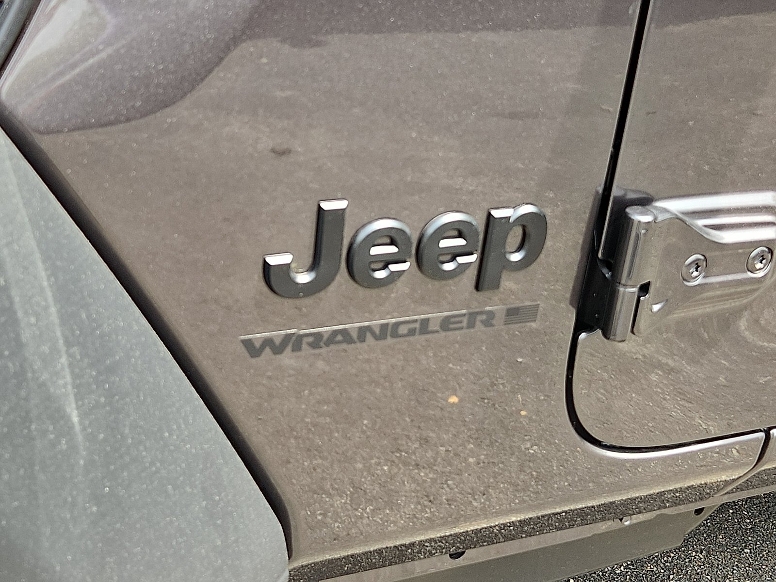 New 2026 Granite Crystal Metallic Clear-Coat Exterior Paint Jeep Sport S image 16
