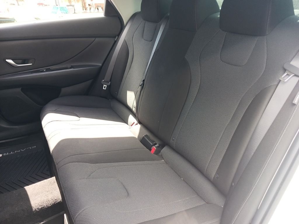 Used 2025 White Hyundai SE image 12