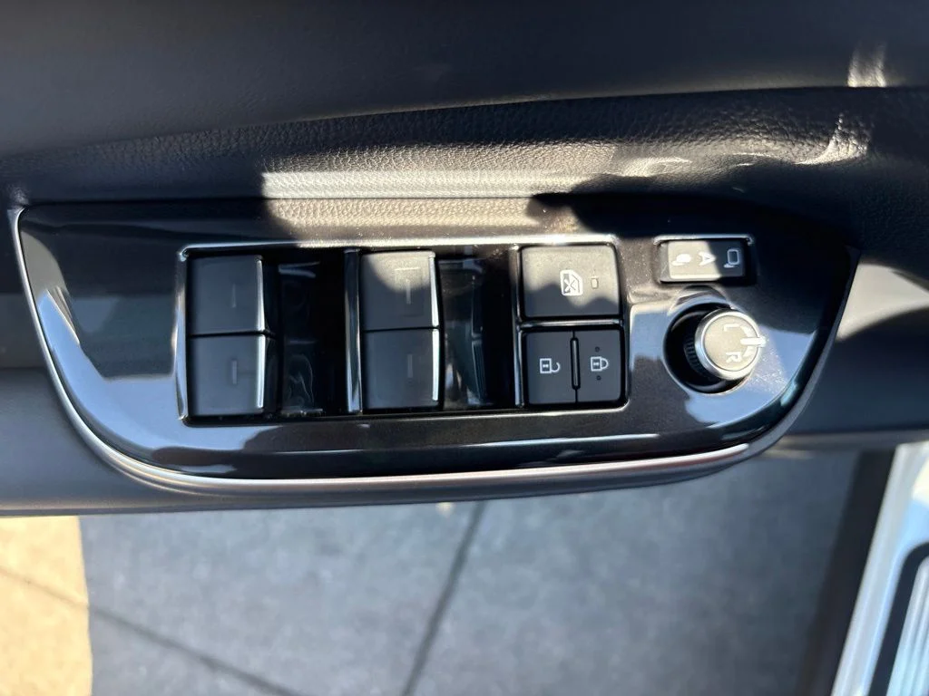 Used 2026  Toyota Platinum image 14
