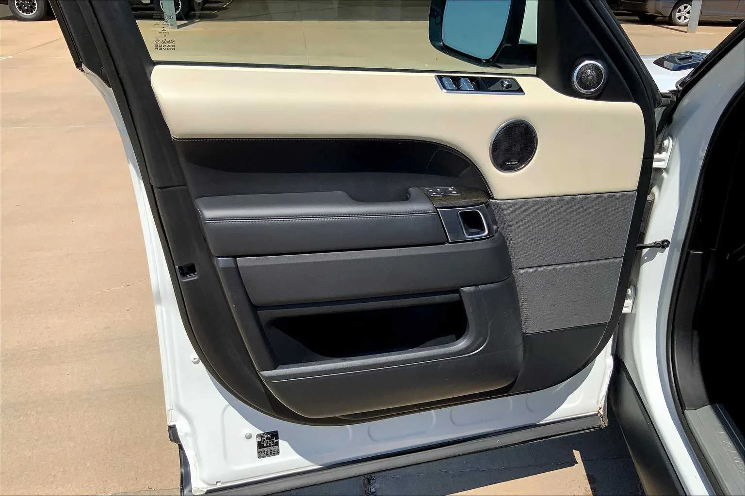 Used 2021 Fuji White Land Rover HSE Silver Edition image 50
