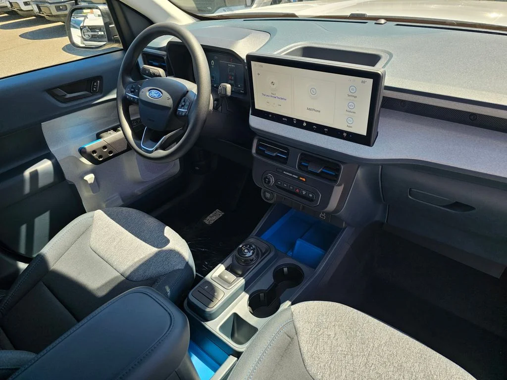 New 2025 Space White Metallic Ford XLT image 11