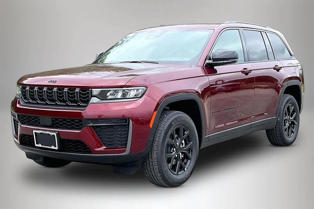 New 2026 Velvet Red Pearl-Coat Exterior Paint Jeep Altitude image 2