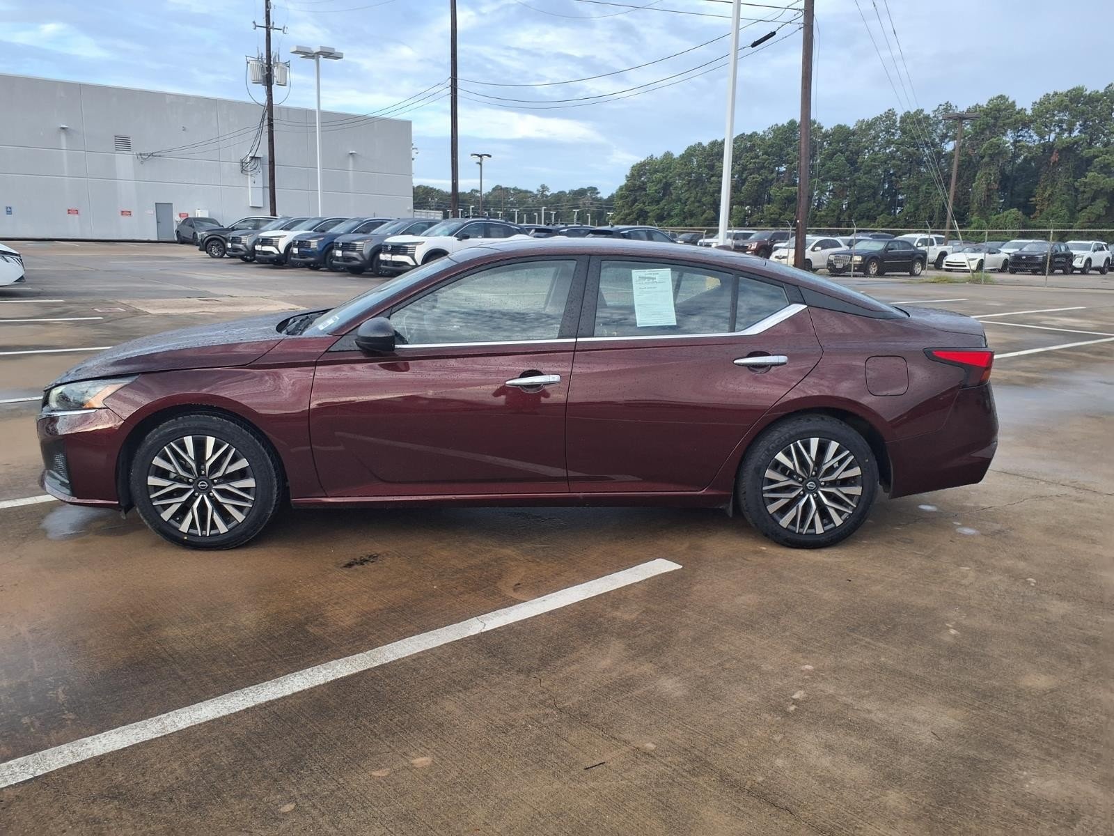 2025 Nissan Altima photo 9 of 25