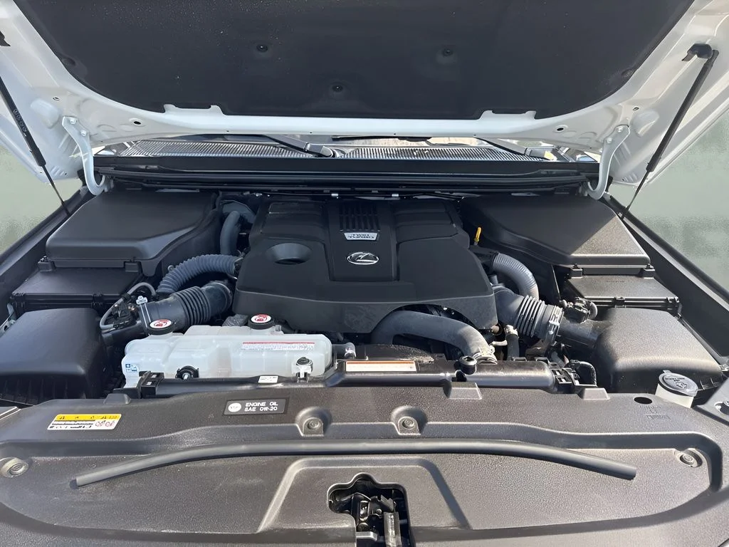 Used 2024  Lexus 550 Overtrail+ image 32