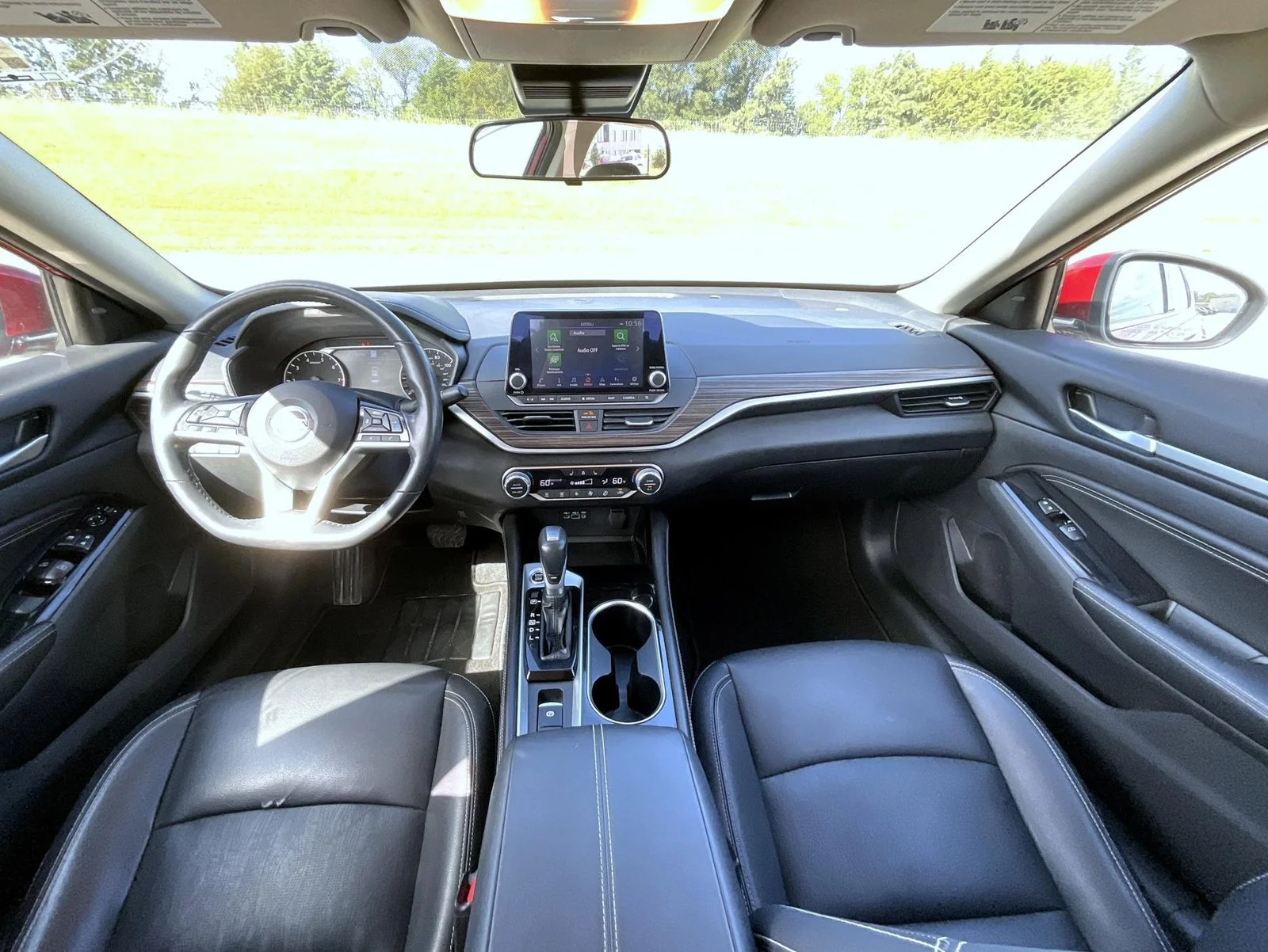 Used 2022 Red Nissan 2.5 SL image 15