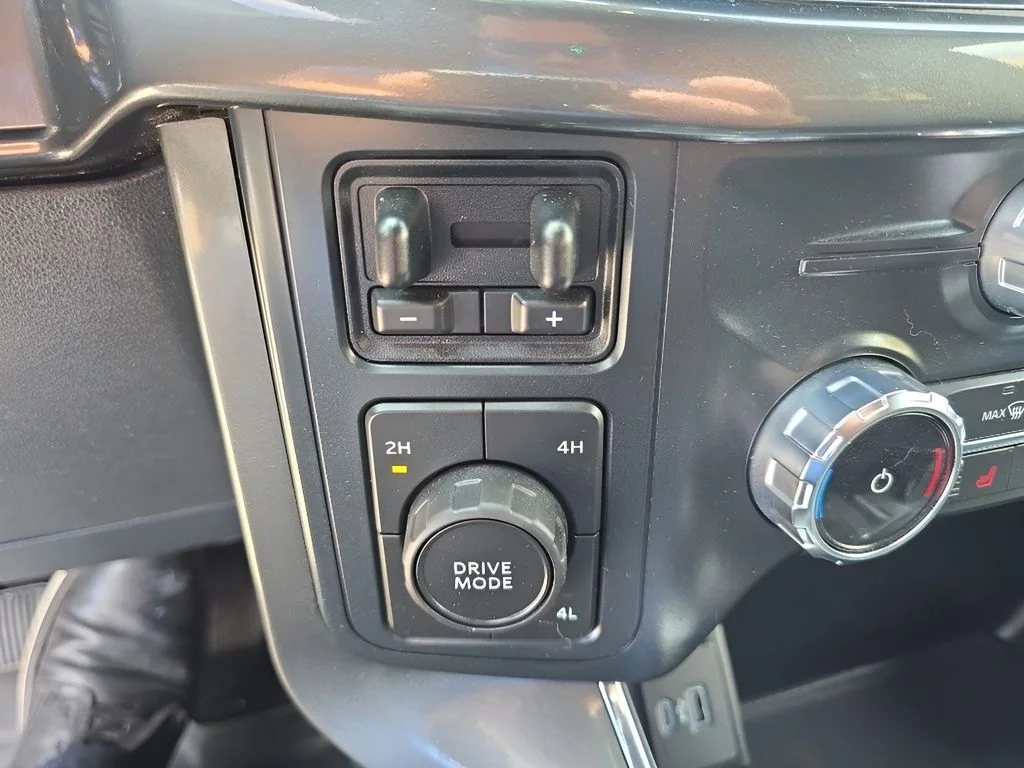 Used 2022 White Ford  image 27