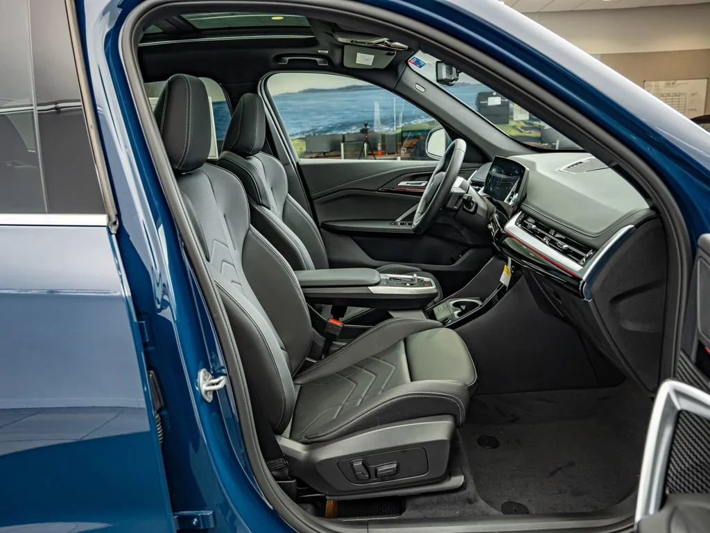 New 2026 Night Dusk Blue Metallic BMW xDrive28i image 37