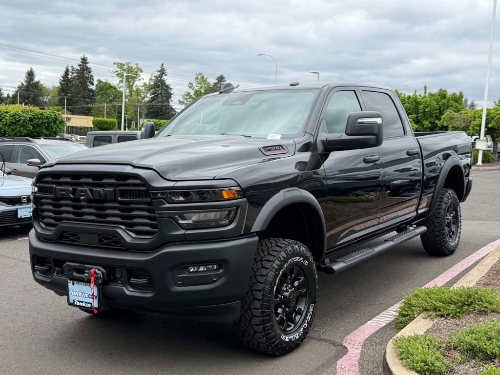 New 2026 Diamond Black Crystal Pearl-Coat Exterior Paint RAM Tradesman image 4
