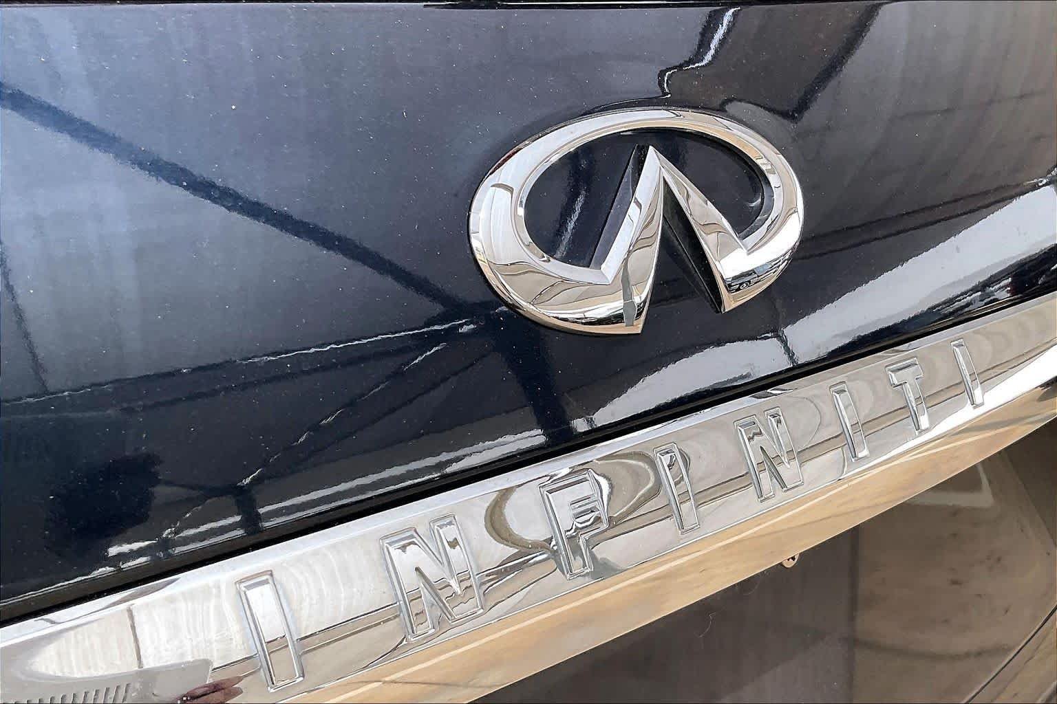 Used 2016 Hermosa Blue INFINITI  image 30