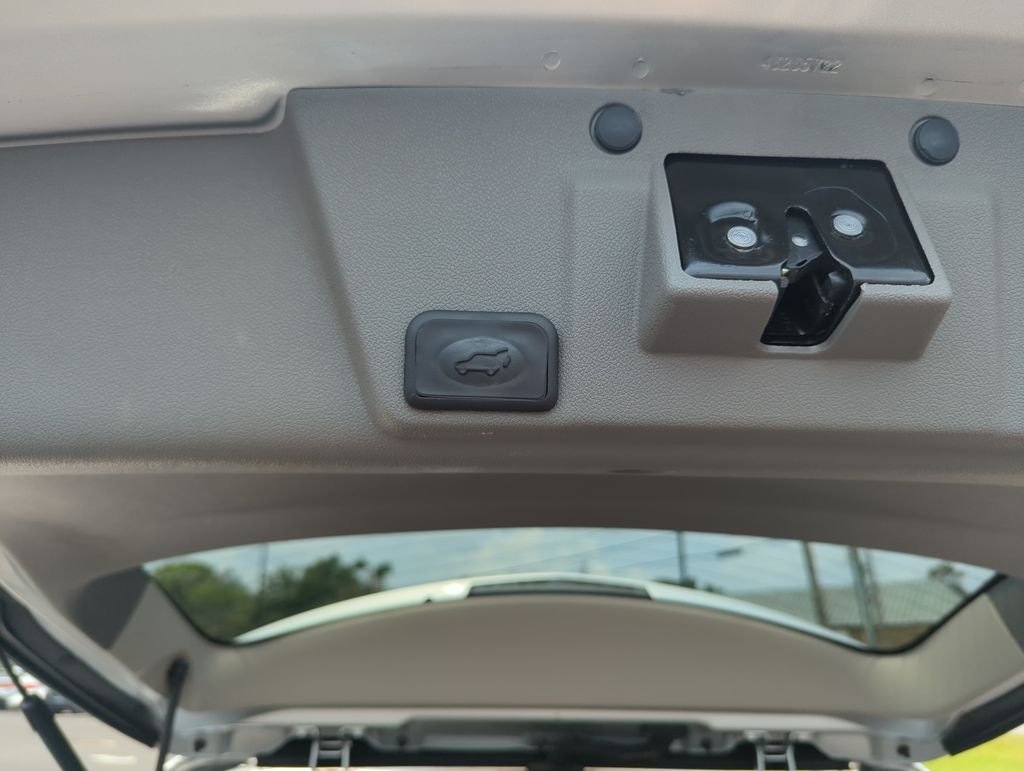 Used 2015 Silver Chevrolet 2LT image 30