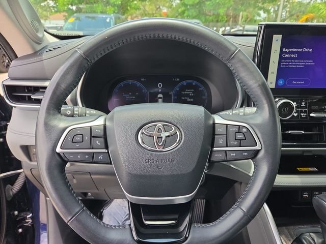 Used 2023 Blue Toyota Platinum image 14