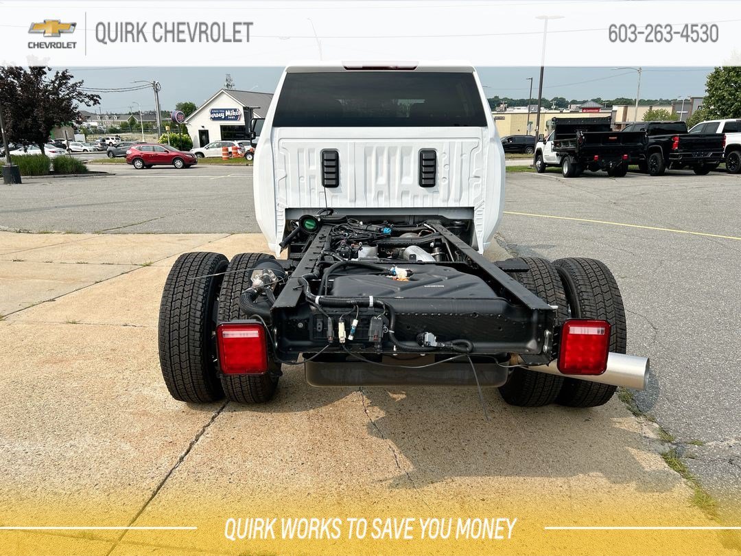 New 2026 Summit White Chevrolet Work Truck image 7
