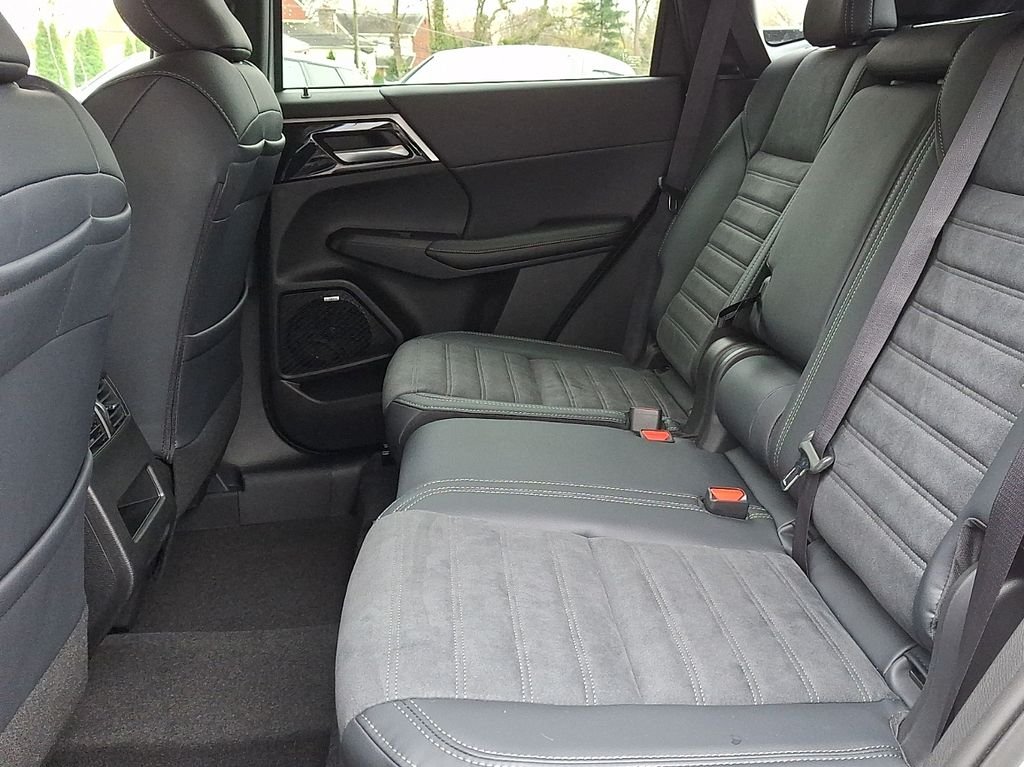 2026 Mitsubishi Outlander SE - Photo 9