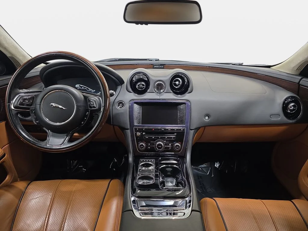 Used 2014 Ebony Jaguar XJL Portfolio image 10