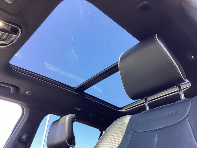 Used 2023 Bright White Clearcoat Jeep Summit image 17