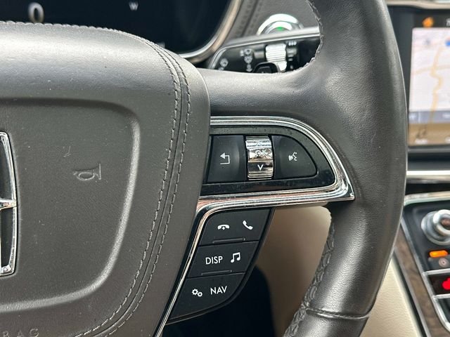 Used 2017 Green Lincoln Select image 22